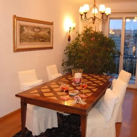Stefania's Luxury *
